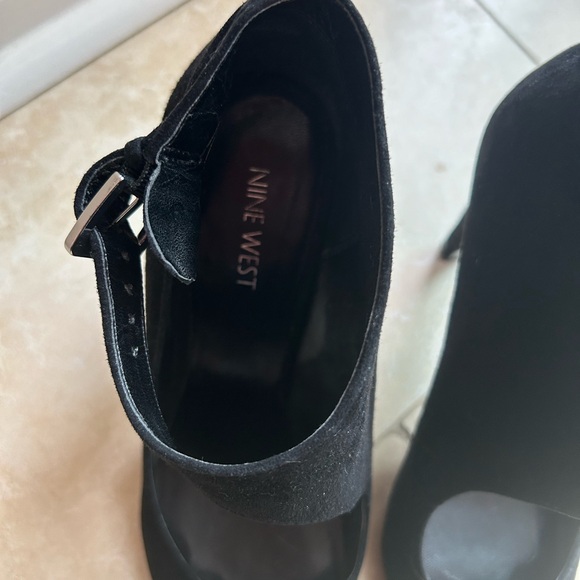 Nine West NWPEPPY Black Suede size 9 - Picture 4 of 6